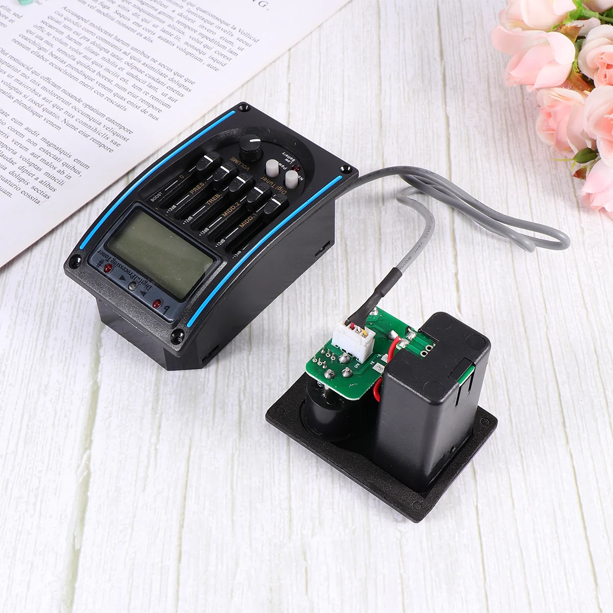 

1pc Guitar Pickup Lc-5 Preamp Piezo Pickup High Control Noisy Rooms Durable Accessory For Guitar Parts Supplies