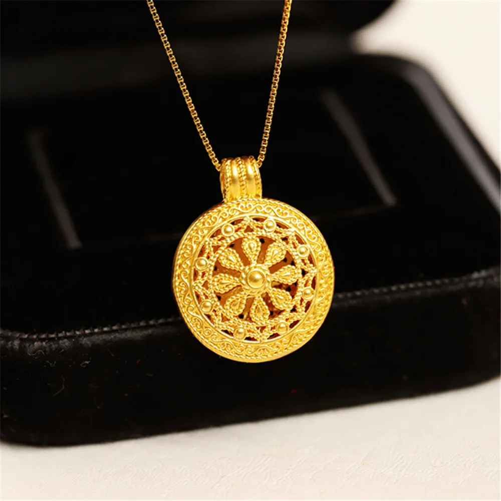 

Pure 999 24K Yellow Gold Women 3D Lucky Compass Circle Pendant 1.1-1.3g