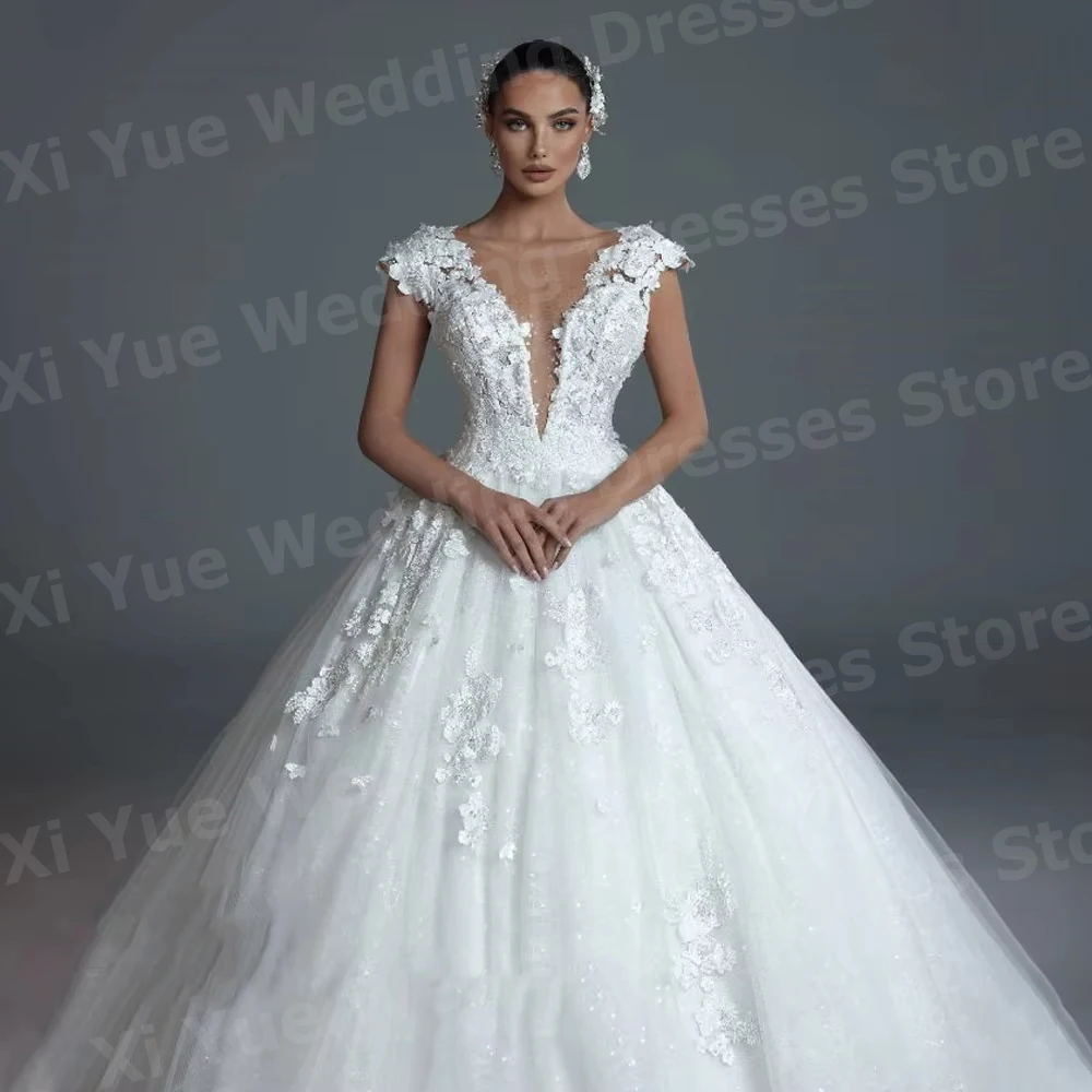Luxueux Une Ligne Femmes Charme Dentelle Appliques Robes De Mariée Robe De Novia Col En V Robes De Mariée Personnalisé Robe De Mariée