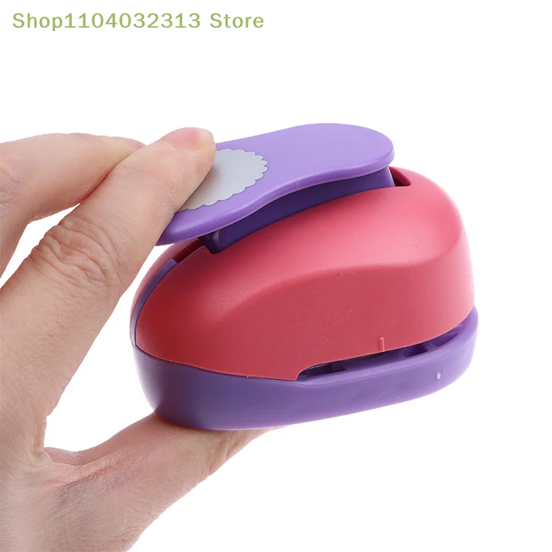 1PC Craft Punch Embossing Machine Round / Square Hole Punch Toothed Puncher Embosser DIY Tool Stamp Border Stamp Shape
