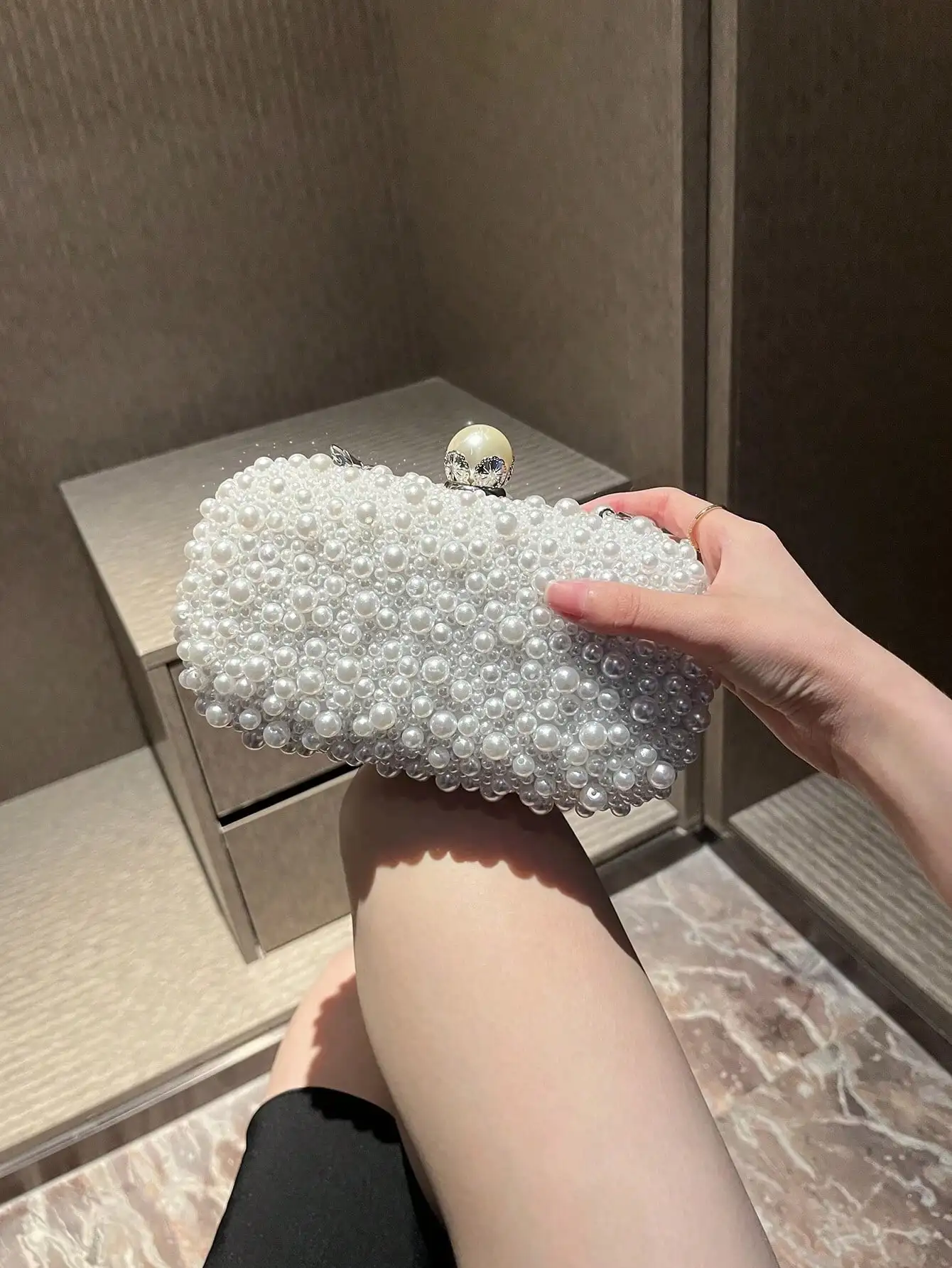 

Pearl Evening Bag: Soft Locking Clasp, Shoulder/Crossbody, Ideal For Party/Wedding & Women's Gift