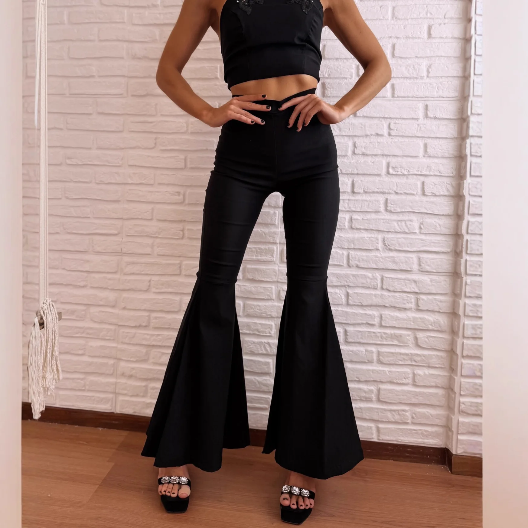 

New INS Retro Trend Fashion Solid Color Slim-fitting Sexy Temperament Mid-waist Trousers Flared Trousers Women