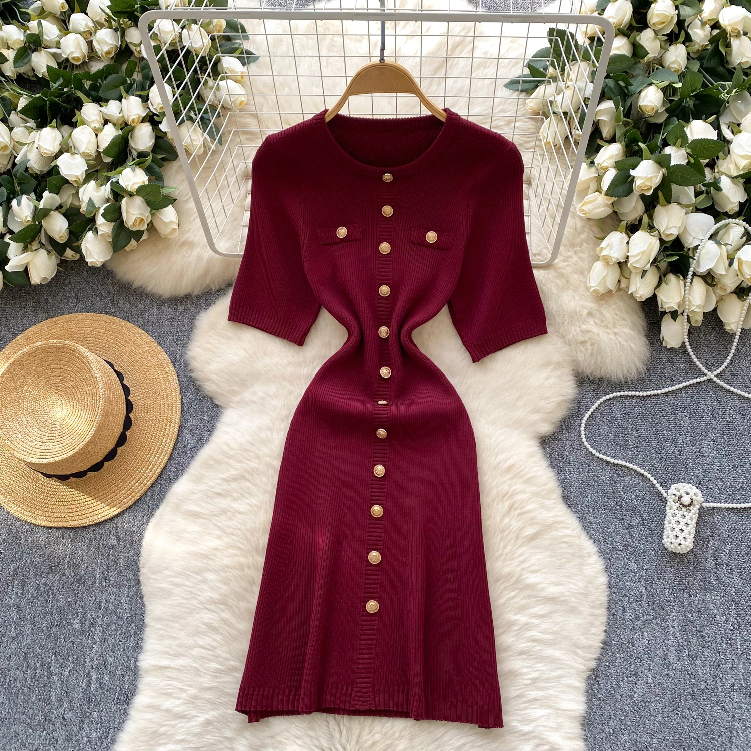 فستان محبوك أنيق بأكمام قصيرة للنساء من REALEFT موضة جديدة لربيع وصيف 2025 برقبة دائرية وأزرار فساتين نسائية غير رسمية