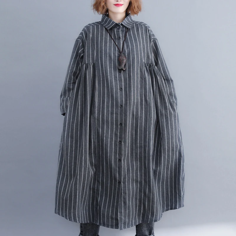 Wiosenno-letni, luźny kardigan damski plus size z bawełny i lnu w paski, z kołnierzykiem, o kroju litery A, rozpinany, swobodny, uniwersalny top.