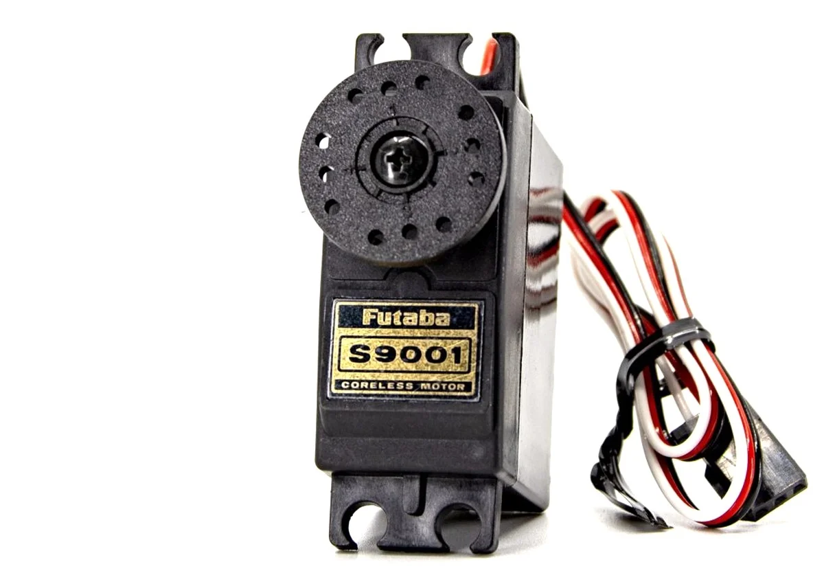 

Japan Futaba s9001 standard size servos in good condition + horns & mounts 40,4x19,8x36,0mm 48G 5.2KG for RC car airplane