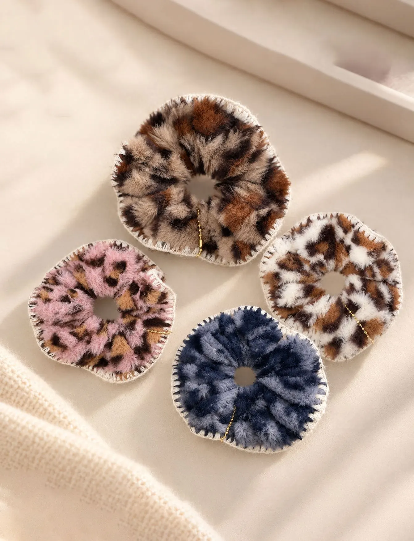 4PCS  2026 Autumn/Winter New Style Fur Leopard Pattern Pom-pom Hairpin with Fluffy Retro Fringe Headband for Hair Styling