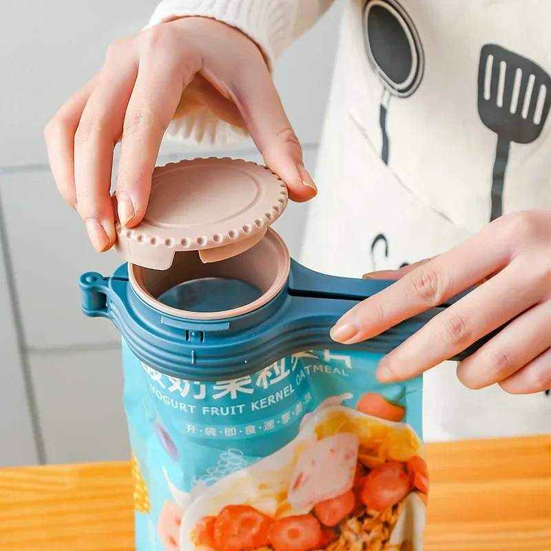 1pcs Food Storage Bag Sealing Clips Plastic Cap Sealer Clip with Pour Spouts Snack Candy Storage Fresh Clamp Kitchen Organizer