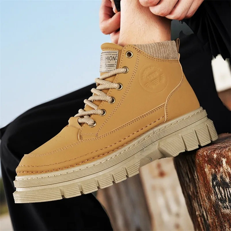 أحذية رجالية للفصول الأربعة، نعل ناعم جديد غير قابل للانزلاق، أحذية غير رسمية عالية الجودة، أحذية عمل رياضية عصرية للشباب في الهواء الطلق ونعل سميك