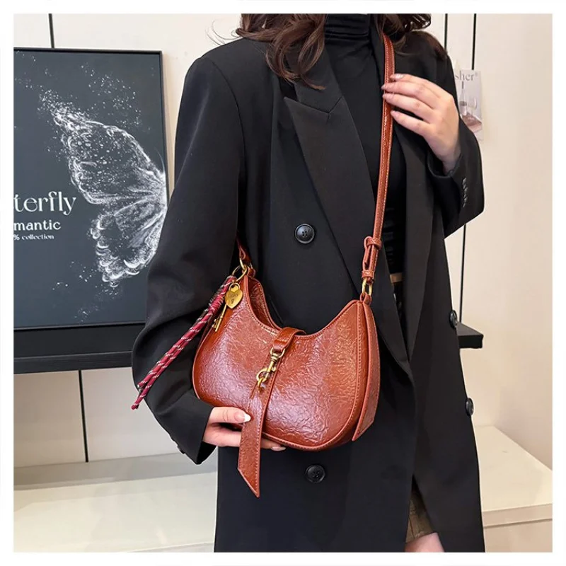 Tas Tote Wanita Mewah Terbuat Dari Kulit Premium Menampilkan Tampilan Komuter Ringan Bergaya Vintage Elegan Paris yang Mewah ​