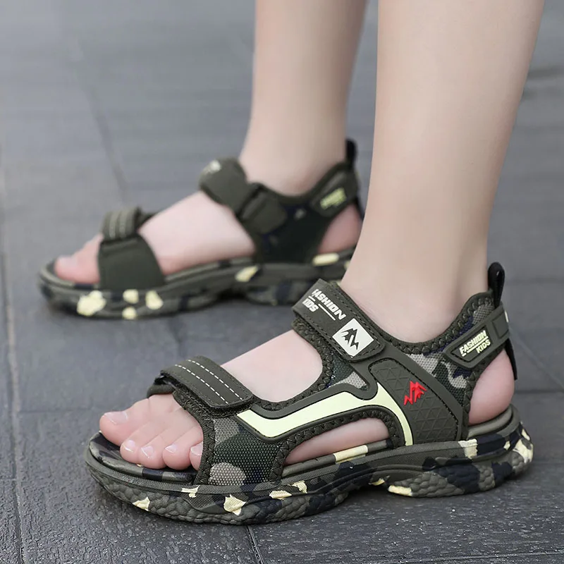 

A pair of children's summer open-toe sports camouflage sandals, wear-resistant outdoor beach shoes, size 28-39，GW-2199