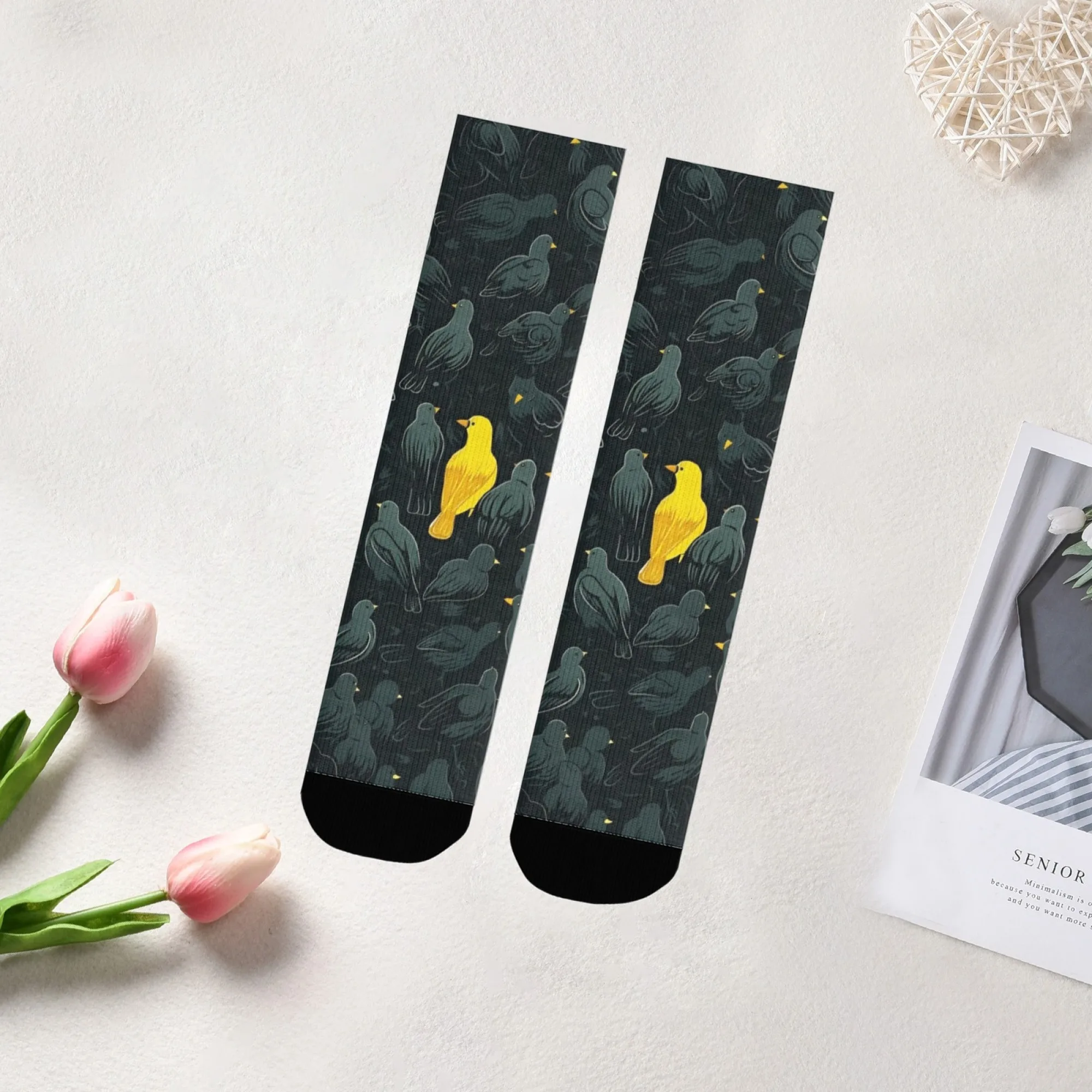 جوارب طاقم الطيور ذات الطبيعة النابضة بالحياة مطبوعة على شكل قطيع الطيور لافتة للنظر مع جوارب صفراء مميزة لهدايا الطيور والاستخدام اليومي #1