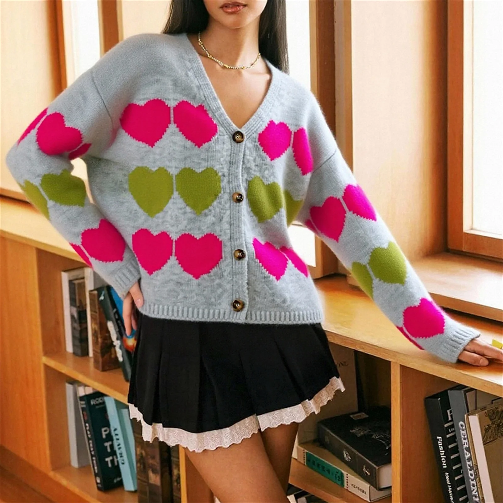 เสื้อคาร์ดิแกนถักติดกระดุมสำหรับผู้หญิง เสื้อแจ็คเก็ตสเวตเตอร์ทรงหลวมคอวีแขนยาวพิมพ์ลายหัวใจสำหรับฤดูใบไม้ผลิ ฤดูใบไม้ร่วง