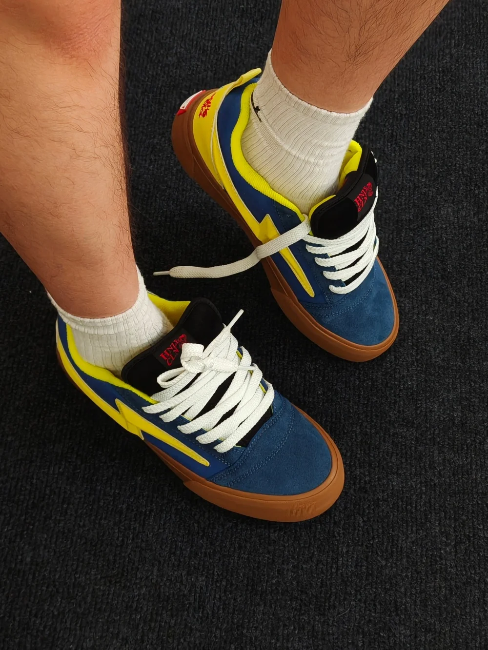 American Streetwear Blue Yellow Skate Shoes Embroidered Casual Bread Shoe Collaborative Fashion Fat Leisure Sport Sneakers