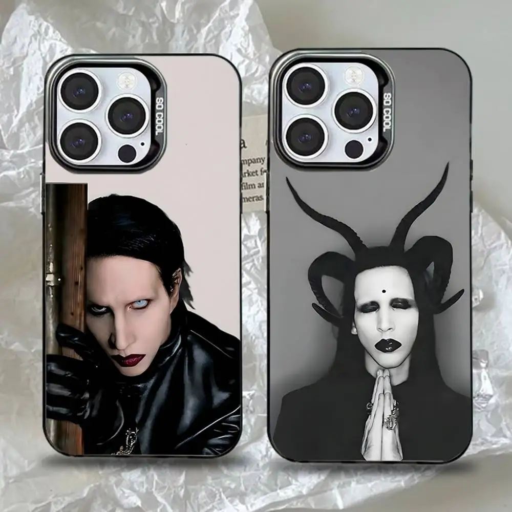

Чехол для телефона Singer Marilyn Manson для iPhone 16,15,14,13,12,11, Pro, Max, Plus, Mini, XS, SE, черный матовый жесткий бампер с защитой от падения