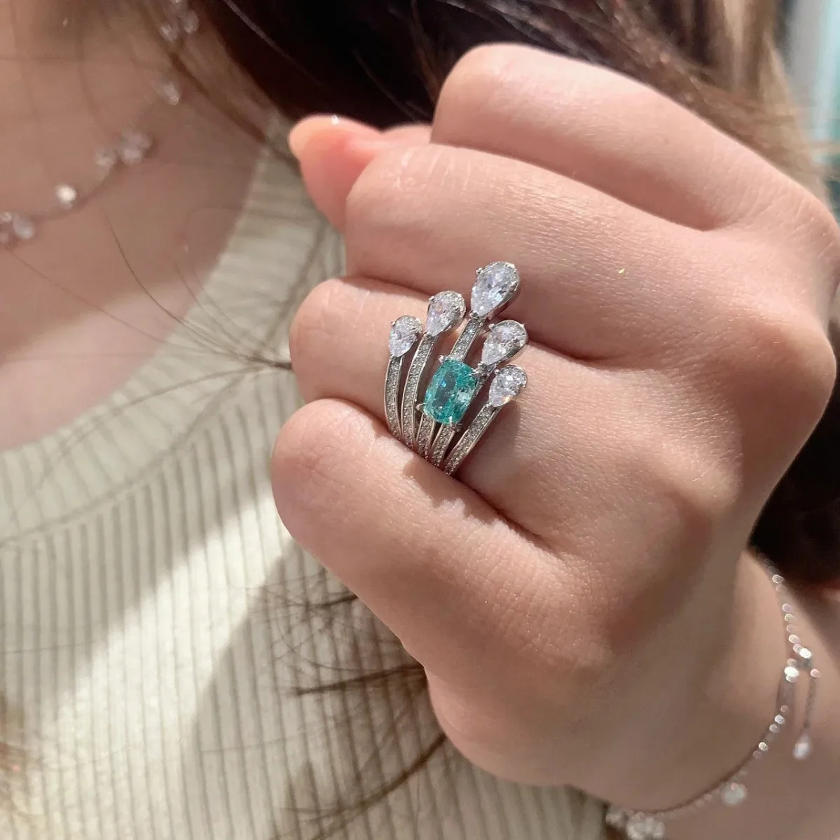 S925 Silver 6 * 8mm Flying Moon Meteor Paraiba Blue Elliptical Fashion Ring Female Live on Xiaohongshu