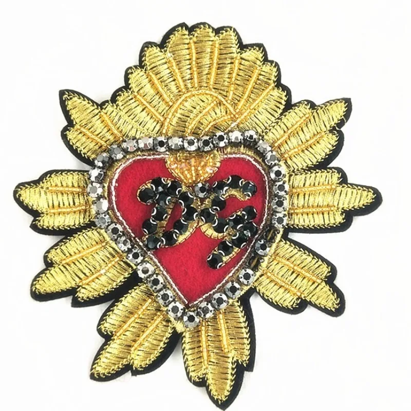 1 قطعة من الأحمر القلب مطرز الترتر التصحيح مخيط على الأزهار القماش ملصق DIY بها بنفسك الملابس حبة التصحيح شارة زين المطرزة حبة #3