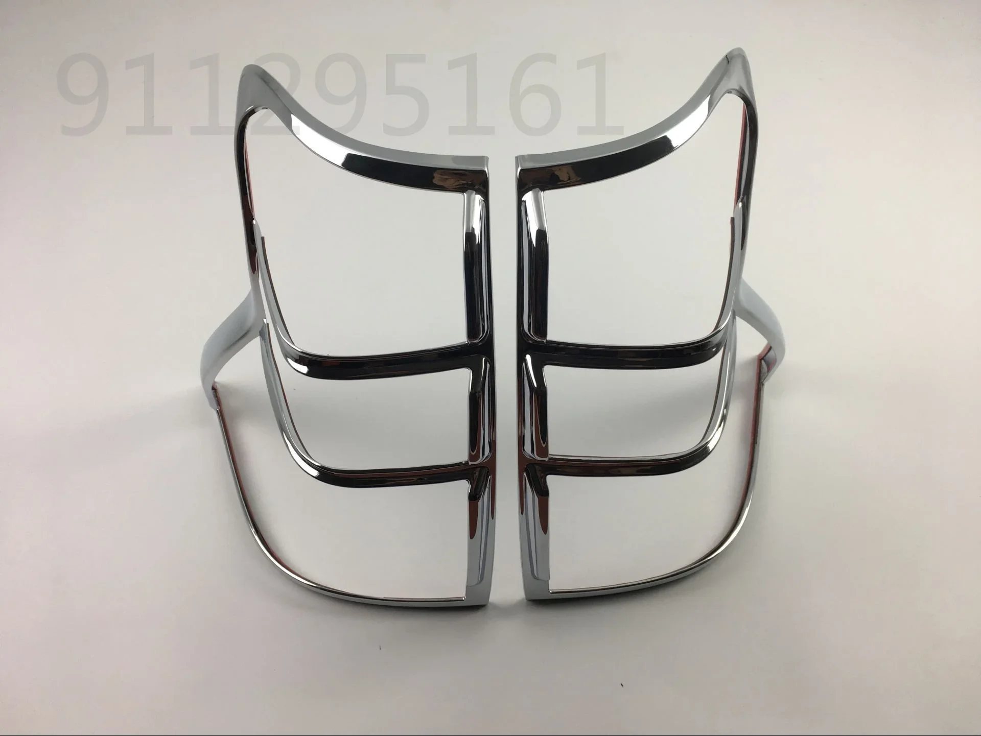 Suitable for 2010-2013 Toyota Prado tail lamp shade big lamp shade domineering lamp shade frame tail lamp frame