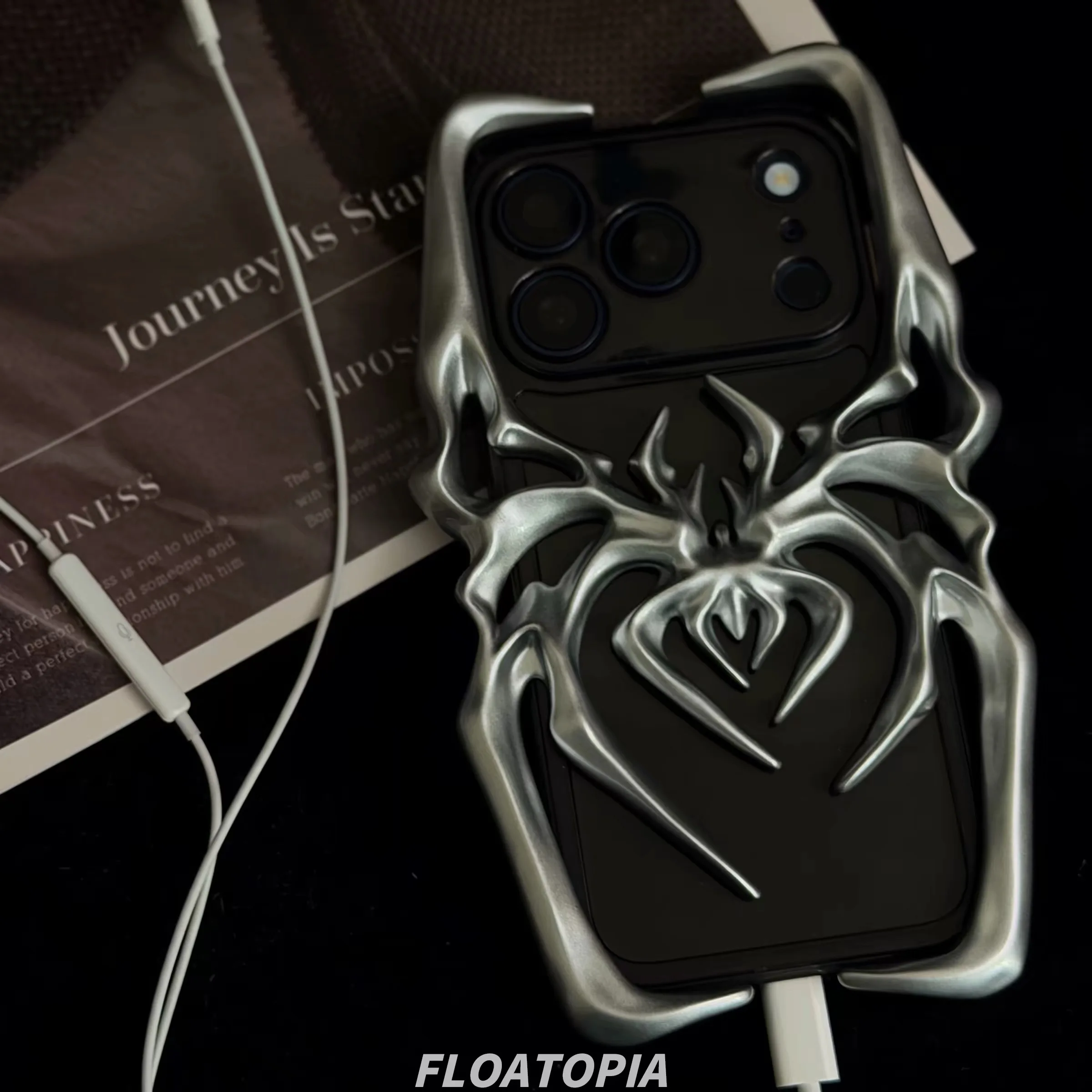 Liquid spider hollowed-out cooling phone case, suitable for iPhone