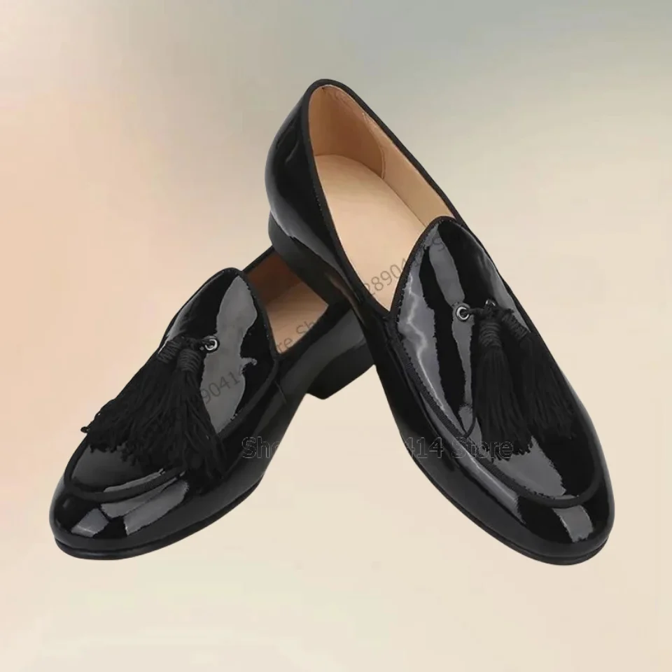 Burgandy Black Tassels Decor Patent Leather Loafers Fashion Slip On Men Shoes Luxurious Handmade Party Banquet Men Dress Shoes