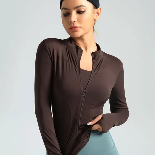 מעילים ומעילים