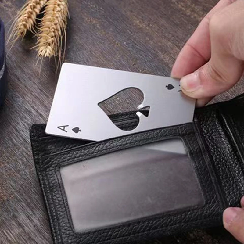 Apribottiglie per birra Poker A Card apribottiglie per bottiglie di vino Gadget da cucina multifunzione accessori da Bar regalo di nozze per feste A casa