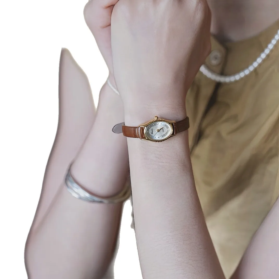 

Часы для школьников средней школы, корейская версия, простые трендовые ретро, маленькие свежие маленькие золотые часы в студенческом стиле