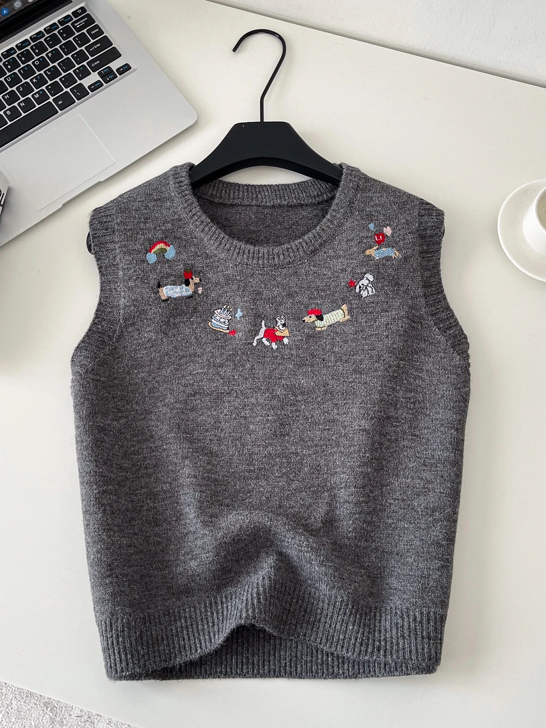 Korean Sweet Soft Sle Layered Outerwear Cute Embroidery round Ne Svel Knitted Vest Women Versatile Tank Top