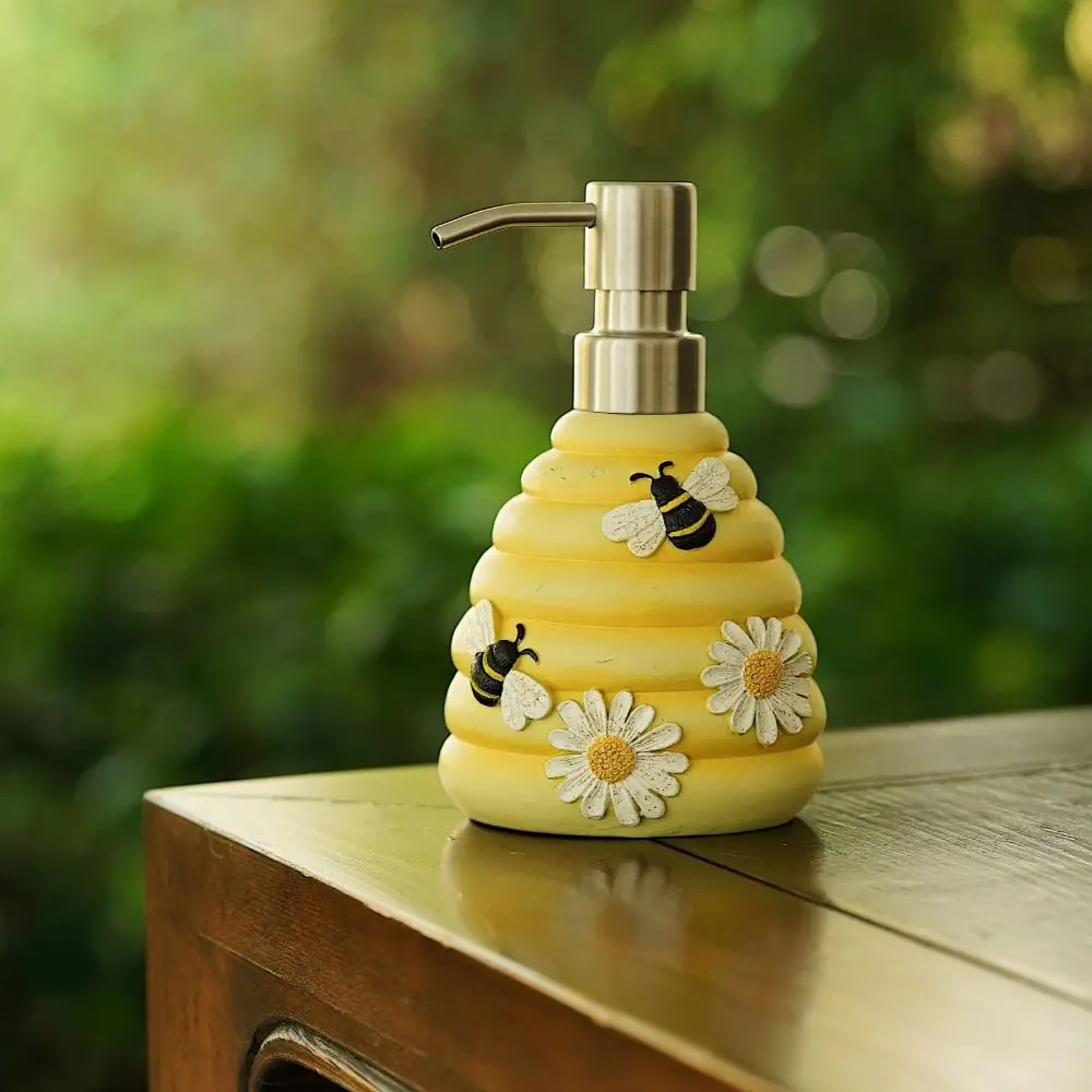 Creative Bee Soap Dispenser Hand Painted Resin Liquid Soap Container Daisy Design Refillable Bee Lotion Bottle Home Decor