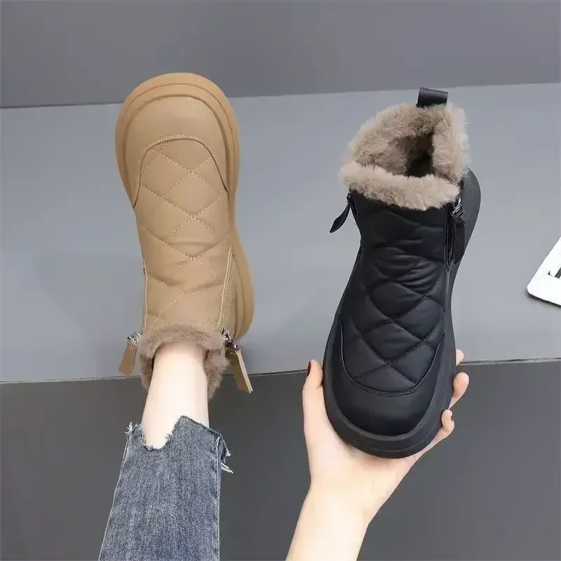 Damen Winter Plüschgefütterte Schneestiefel Rautenmuster Gestepptes Obermaterial Seitenreißverschluss Dicke Sohle Warme Rutschfeste Kurze Knöchelhohe Baumwollschuhe – Detail 4