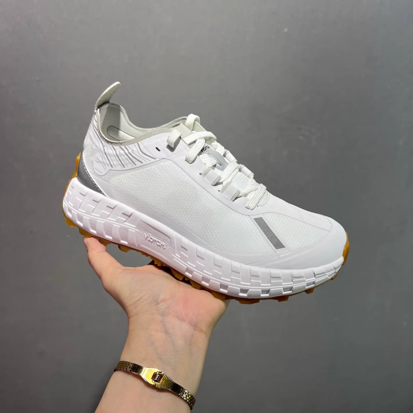 Bestselling New 2025 High-Quality Lightweight Walking Shoes Non-Slip, Wear-Resistant Shoes Casual Athletic Shoes Excellent