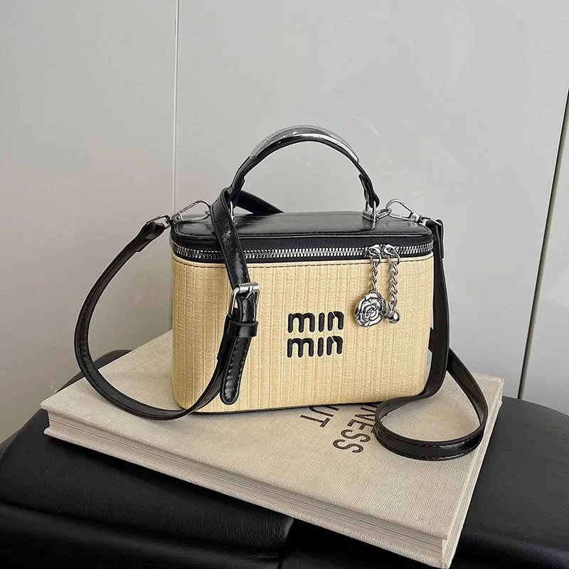 

Структурованная коробка через плечо 2025 года | Повседневный универсальный вариант на одно плечо | Женская минималистичная модная сумка