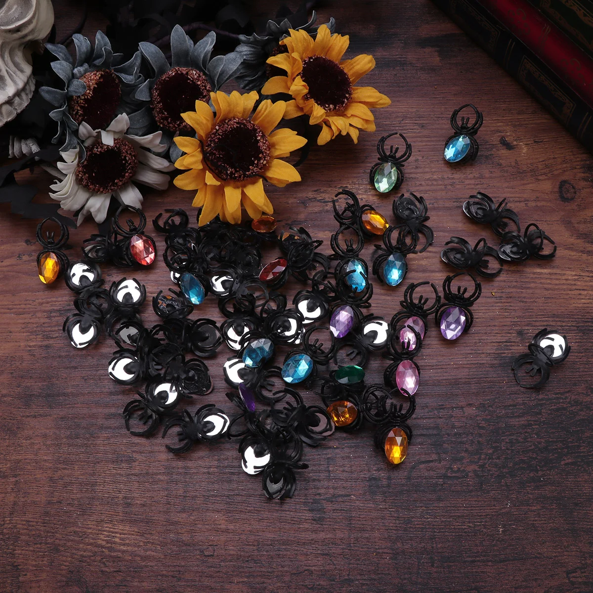 50pcs Halloween Toys Finger Ring Funny Spider Plastic Rings Children Diamond Spider Ring Party Favors Toys(Assorted Color)