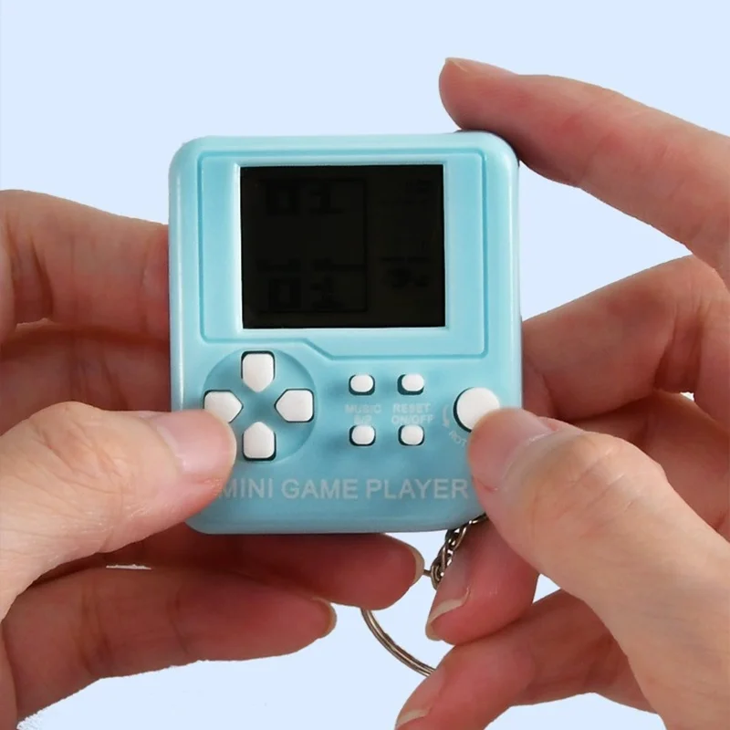 Draagbare Retro Classic Macaron Kleuren Speelgoed Huisdieren Mini Handheld Game Kids Games Elektronica Handheld Brain Game Met Sleutelhanger