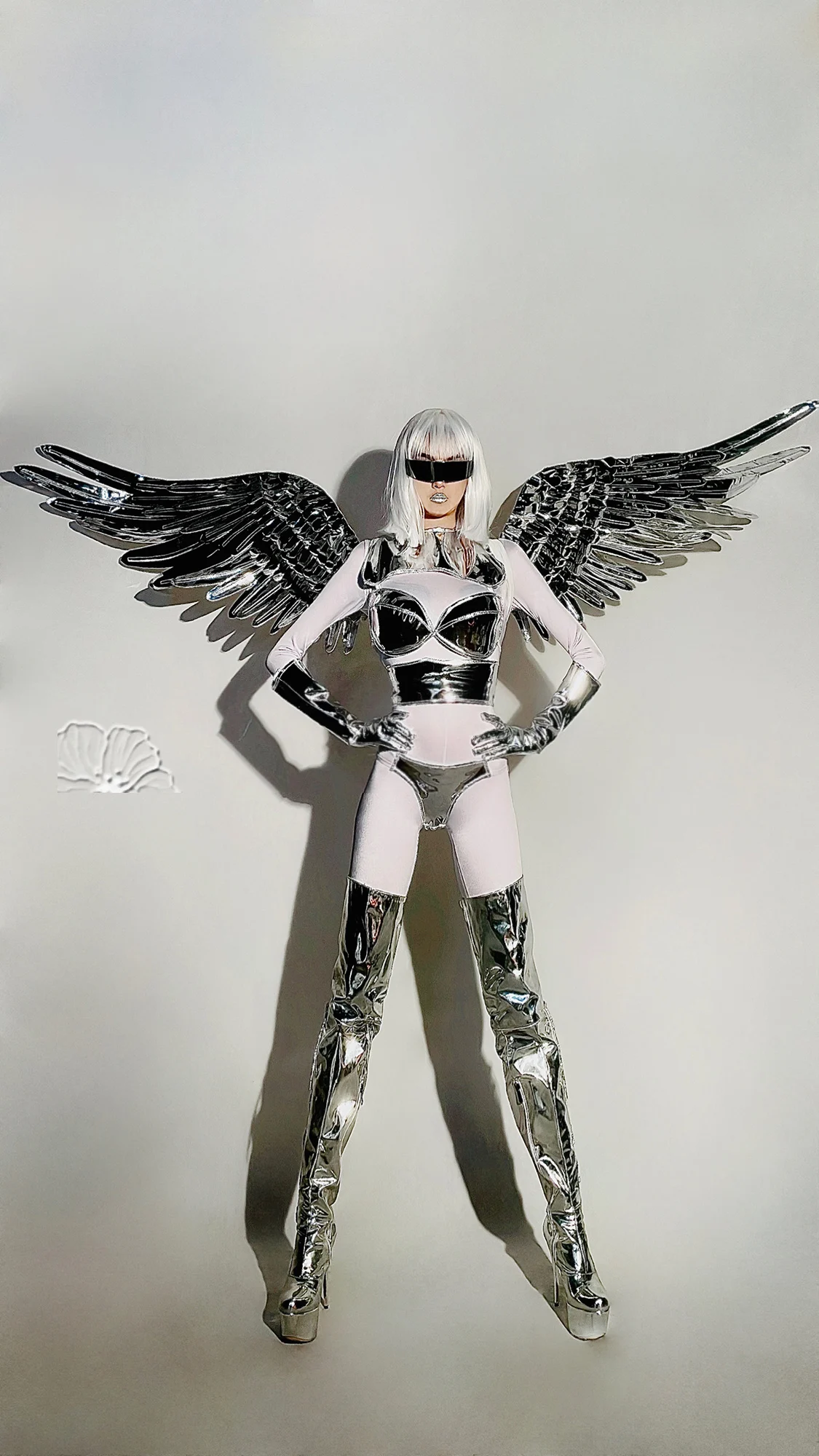 Traje de actuación Future Sense Angle Outfit, body plateado estilo bikini, ropa para drag queen, ropa para club, ropa para pole dance.