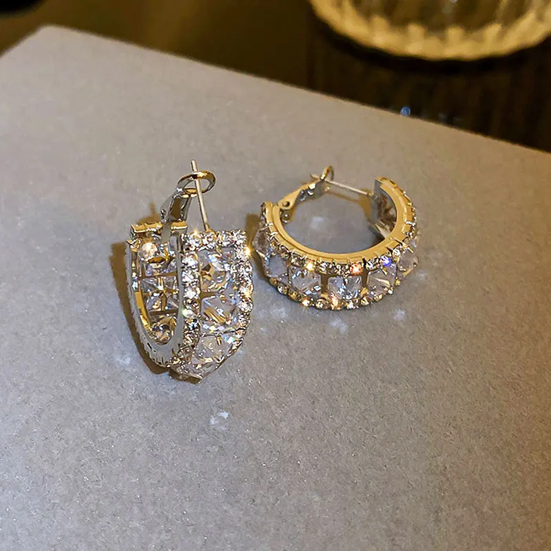 JUWANG Round Personalized Geometry Bling Aaa Zircon Earrings Flash Micro Inlaid Fashion Exquisite Charm Earrings Accessories