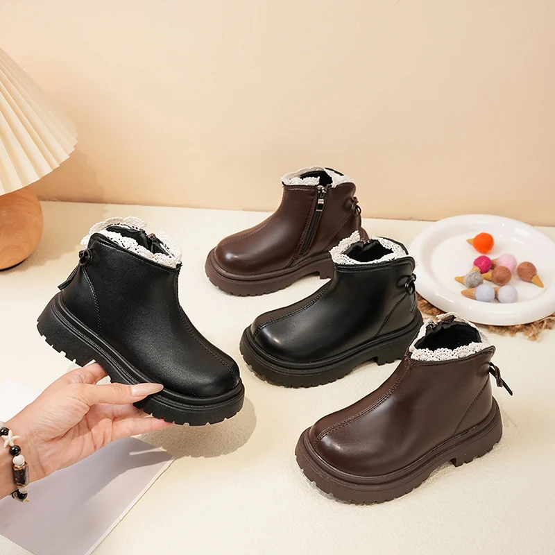 

Кожаные ботинки для девочек, новинка 2023 года, зимние детские флисовые ботильоны с кружевным бантом, нескользящие простые классические детские школьные ботинки для вечеринок, возраст 3–8 лет