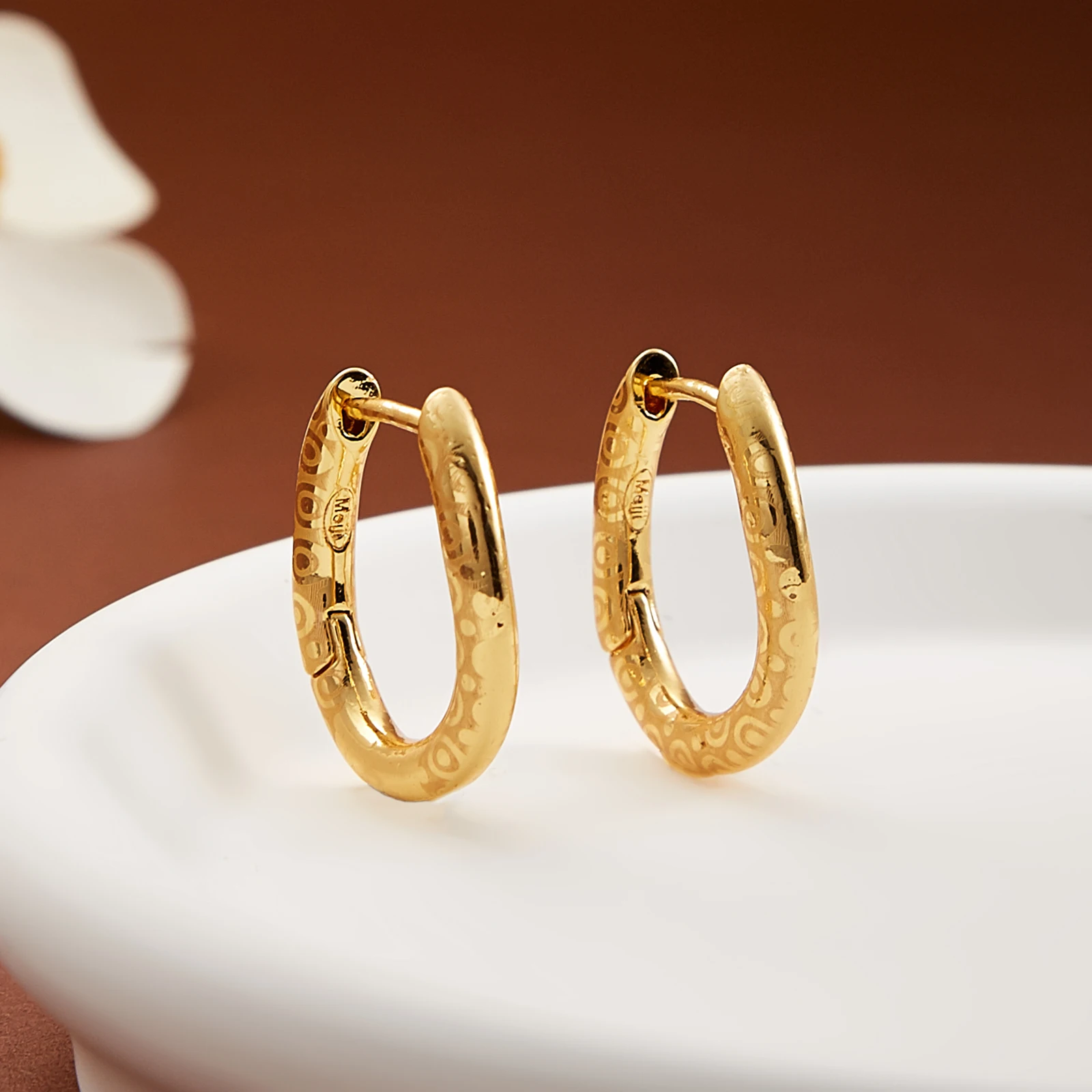 YTJX النحاس مطلية بالذهب أنيقة المرأة بسيطة على شكل حرف U أقراط مطبوعة مجوهرات اكسسوارات 2025 جديد لمحبي هدية الكريسماس