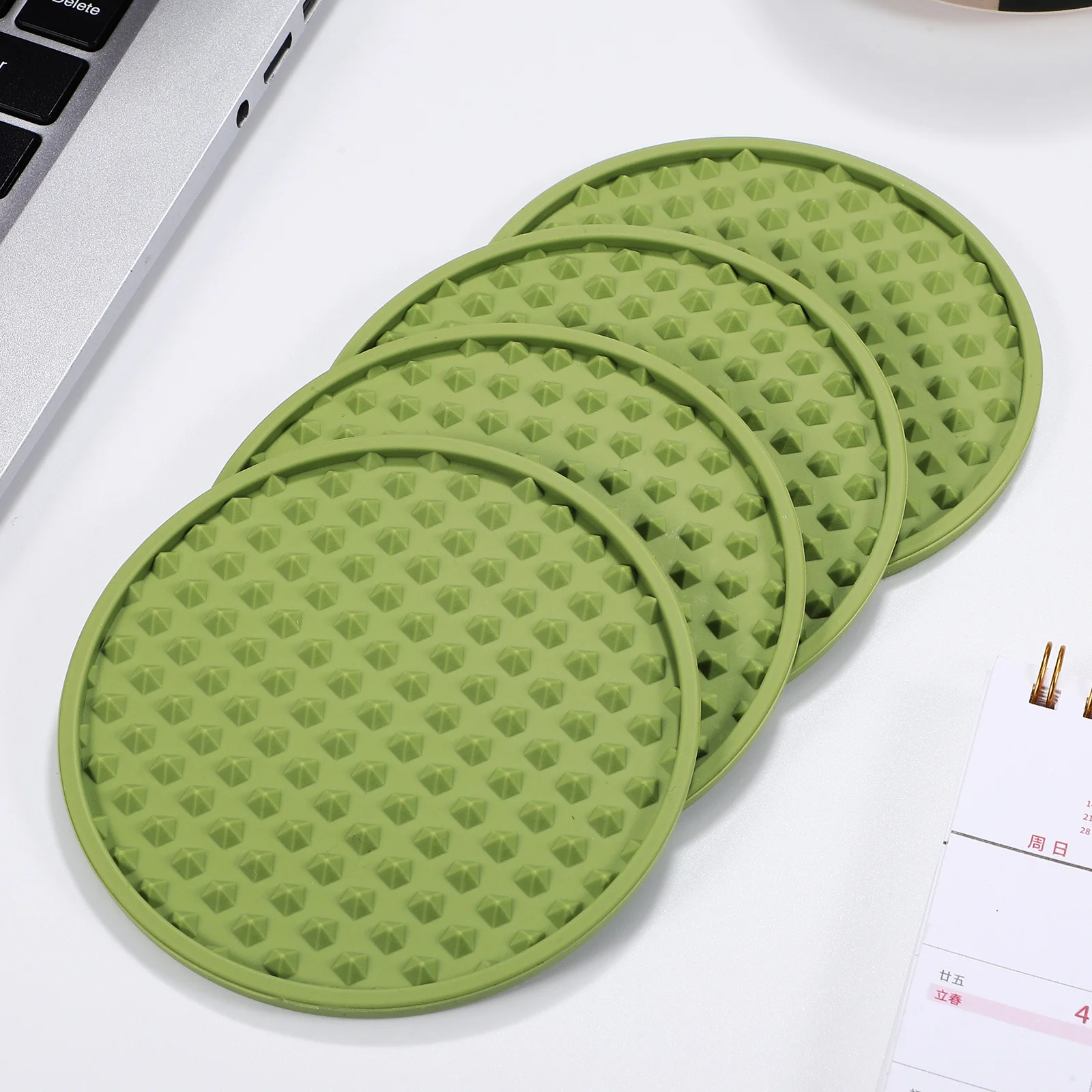 

4 pcs Car Cup Coasters Silicone Non-Slip Round Inserts For Automotive Cup Holders Stylish Drink Coasters Car Interior