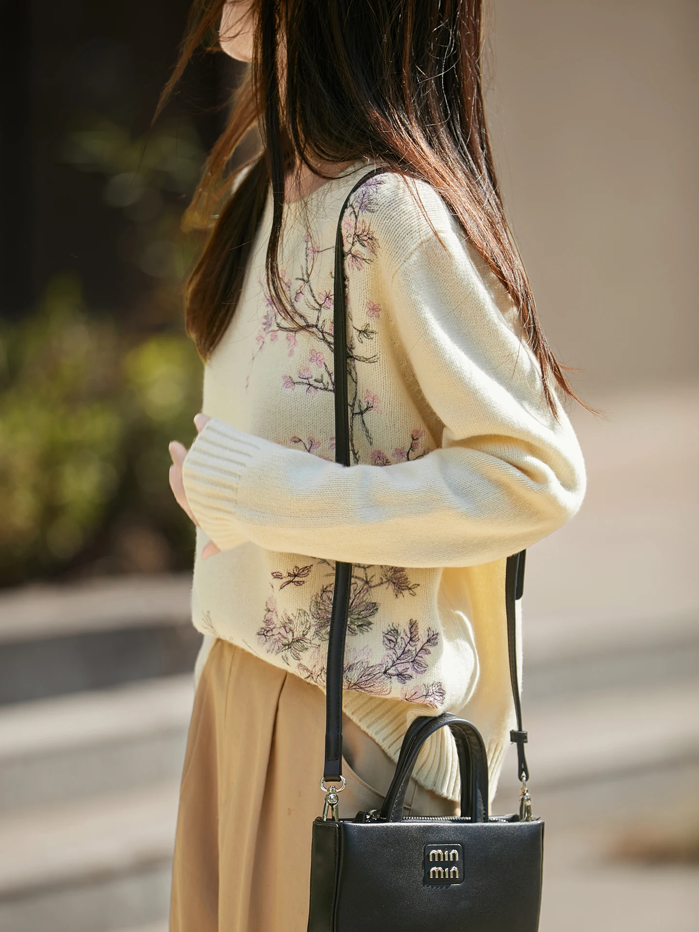 Autumn Winter Thickened Women's Crew Neck Plum Blossom Branch Embroidery Chinese Style 100% Merino Wool Warm Soft Pullover Tops