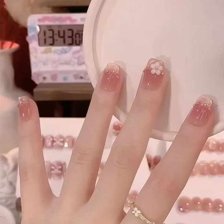 10 pièces rose oeil de chat presse sur ongles 3D paillettes diamant faux ongles fleur française faux ongles à la main ongles court carré Nail Art