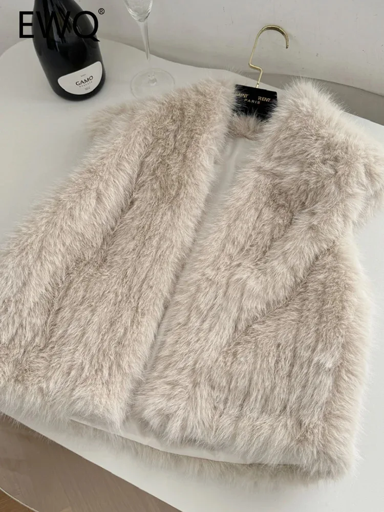 EWQ Autumn And Winter Faux Fur Warm Coat Women Sleeveless Solid Color Thick Short Vest Jackets Fashion 2024 New Clothing 27X1538