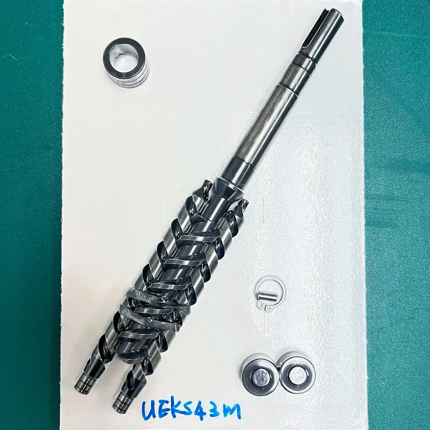 Kit de Reparación UEKS 43M para Tornillos de Tres Puntas/KRAL/LFM7