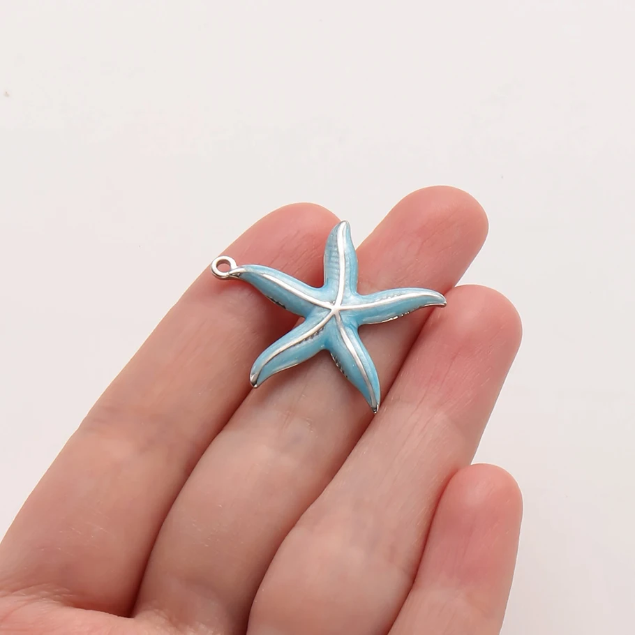 2 Stück silberfarbene Meereslebewesen-Anhänger, weiß/blau emailliert, Schildkröte, Seestern, Fisch, DIY-Edelstahl-Anhänger für die Schmuckherstellung – Detail 10