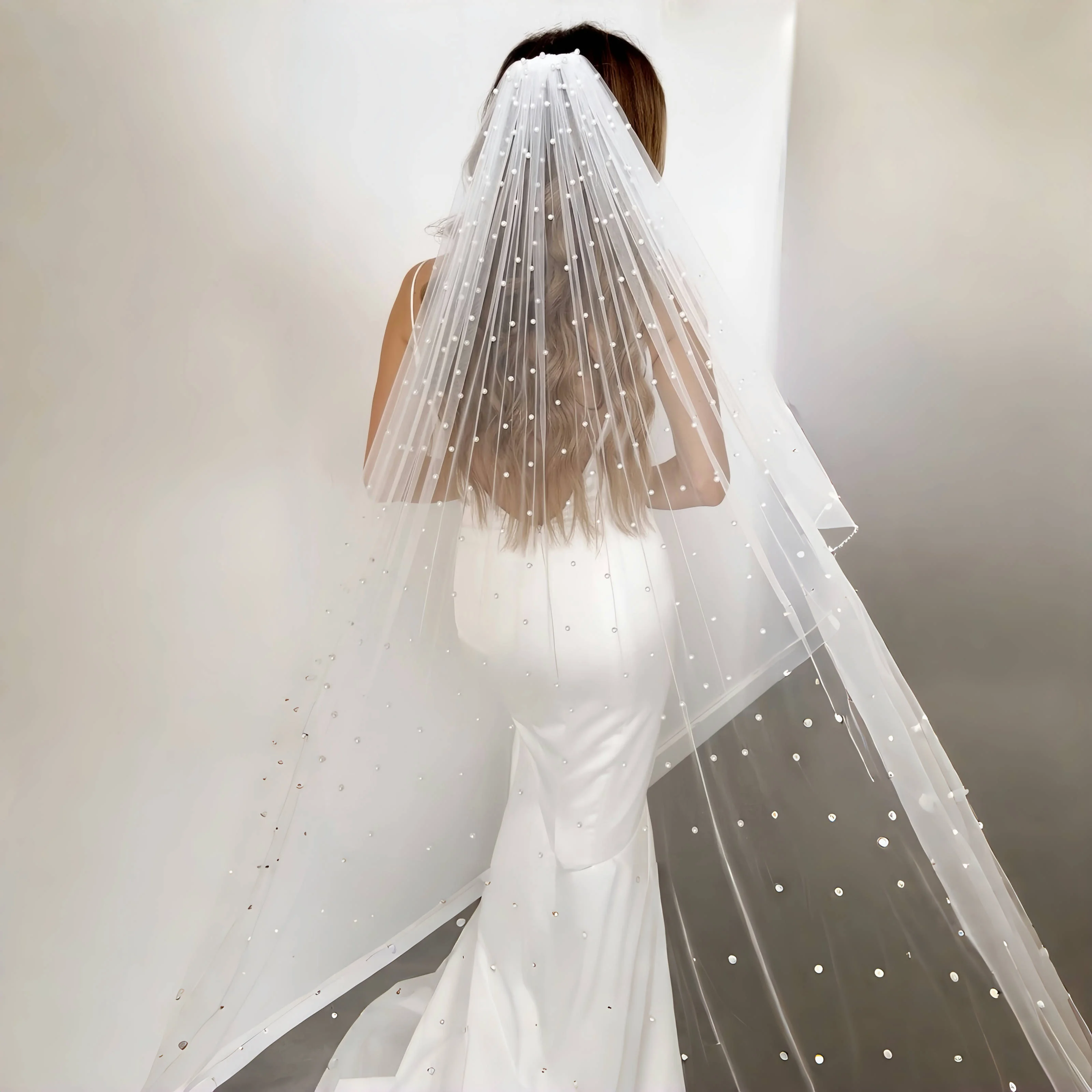 Classic Pearls Bridal Veils with Comb Wedding Veil Cathedral Length Single Tier Raw Edge Beauty Bride Wedding Accessories V05