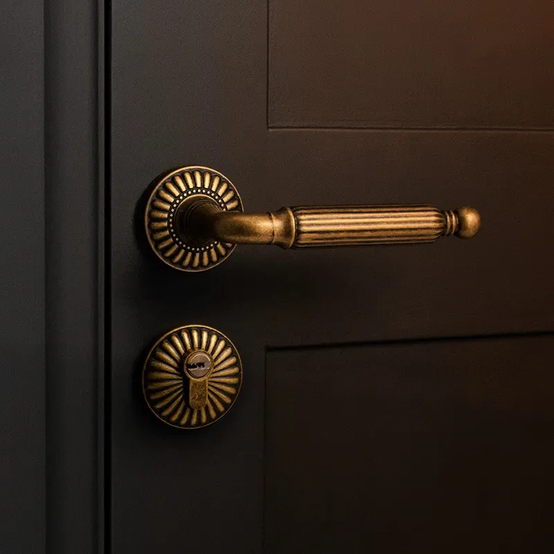 Shuodun Retro Brass Door Lock French Style Indoor Bedroom Handle Silent Magnetic Latch for Wooden Doors American Vintage