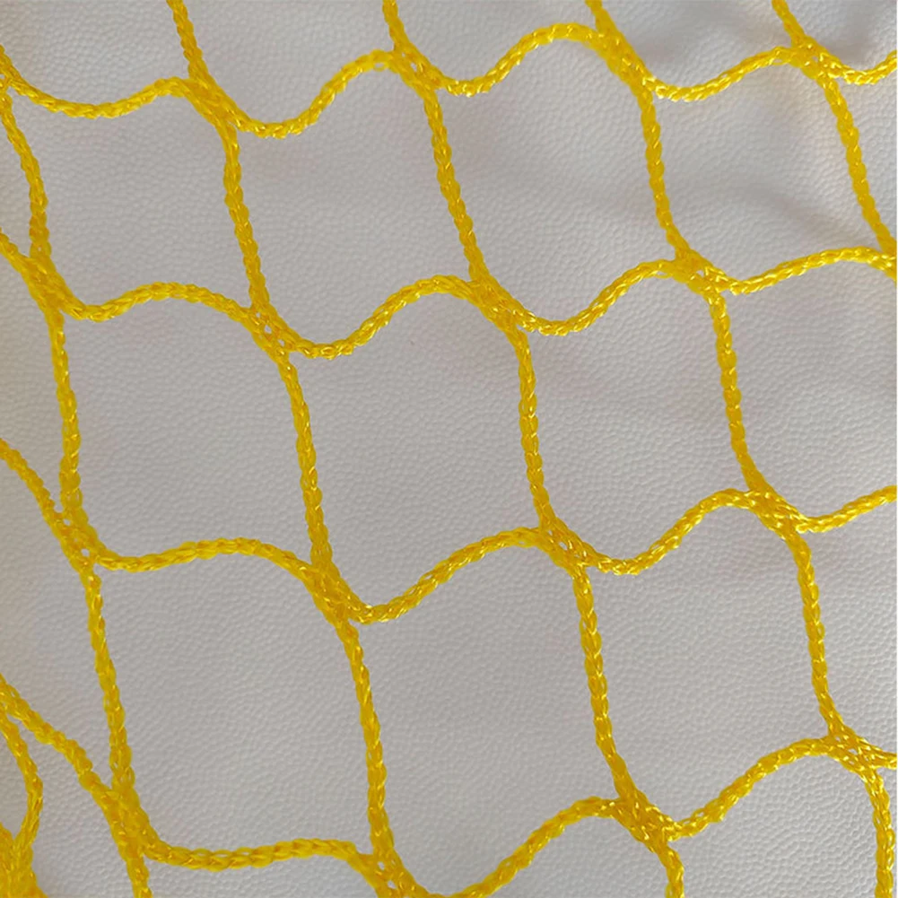 

Футбольные ворота для юниоров: тренировочные сетки для отработки штрафных ударов, угловых и бутт-шотов, а также для тренировок квотербеков в американском футболе