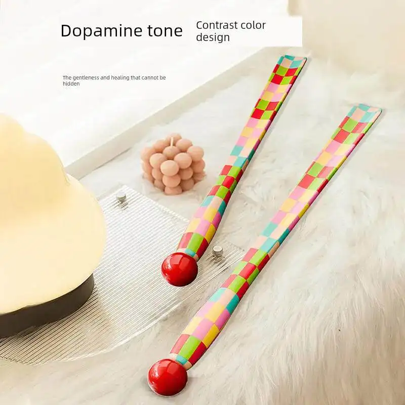 CX long-handled shoehorn lifting shoes without bending over to assist the elderly in wearing shoes