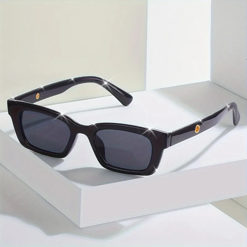 Modische quadratische Damenbrille mit schützendem Kunststoffrahmen und Scharnierdesign, trendiger und avantgardistischer Stil, geeignet für den täglichen Gebrauch