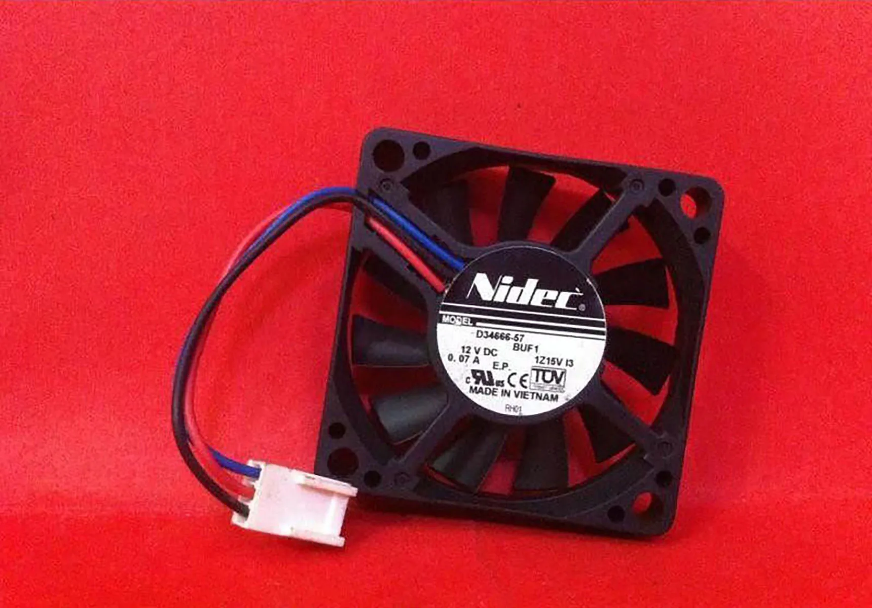 

Оригинальный 5010 дюймов, а, Φ BUF1 50*50*10 мм, 12 В, 3 провода, вентилятор 5 см