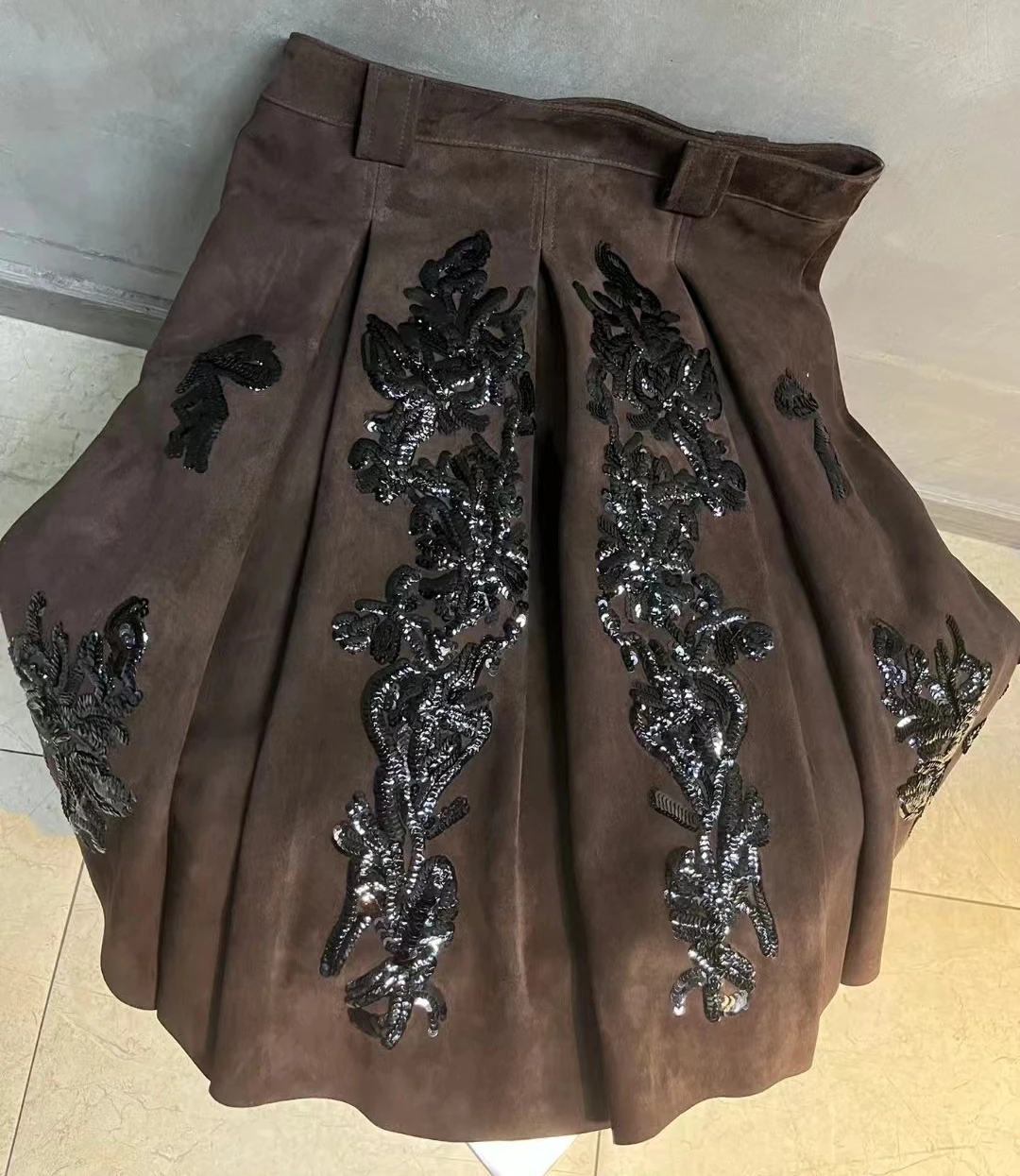 Top Quality 100% Suede Sheepskin Leather Retro Hot Mini Skirts Women High Waist Exquisite embroidery sequins Pleated Skirt